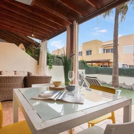 Casa Olitas Beachpool アパート